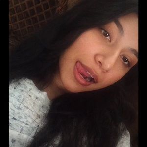 Meet your Posher, Ana